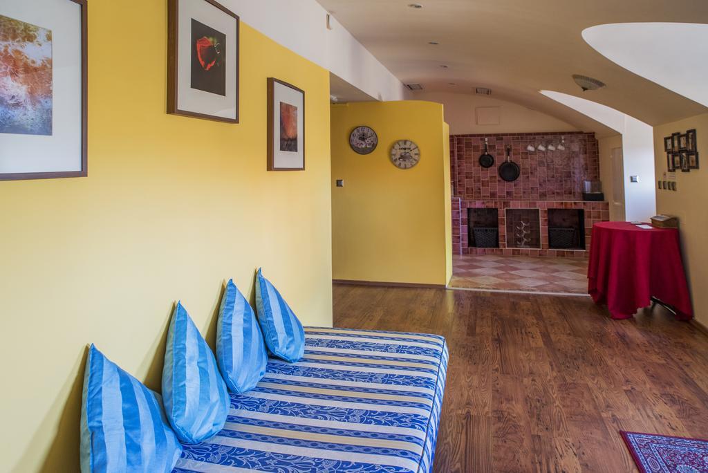 Apartament Karluv *