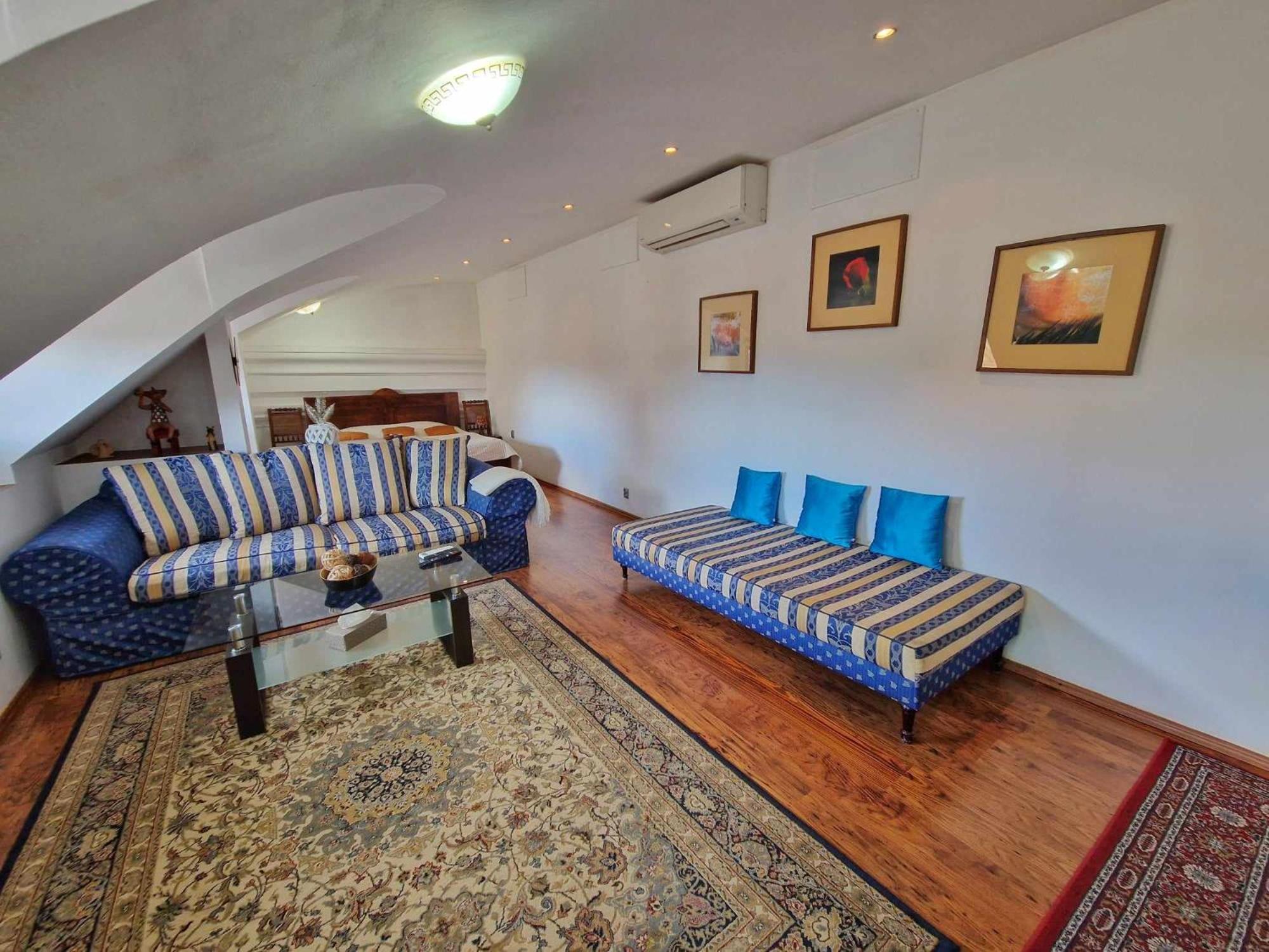 Apartament Karluv *