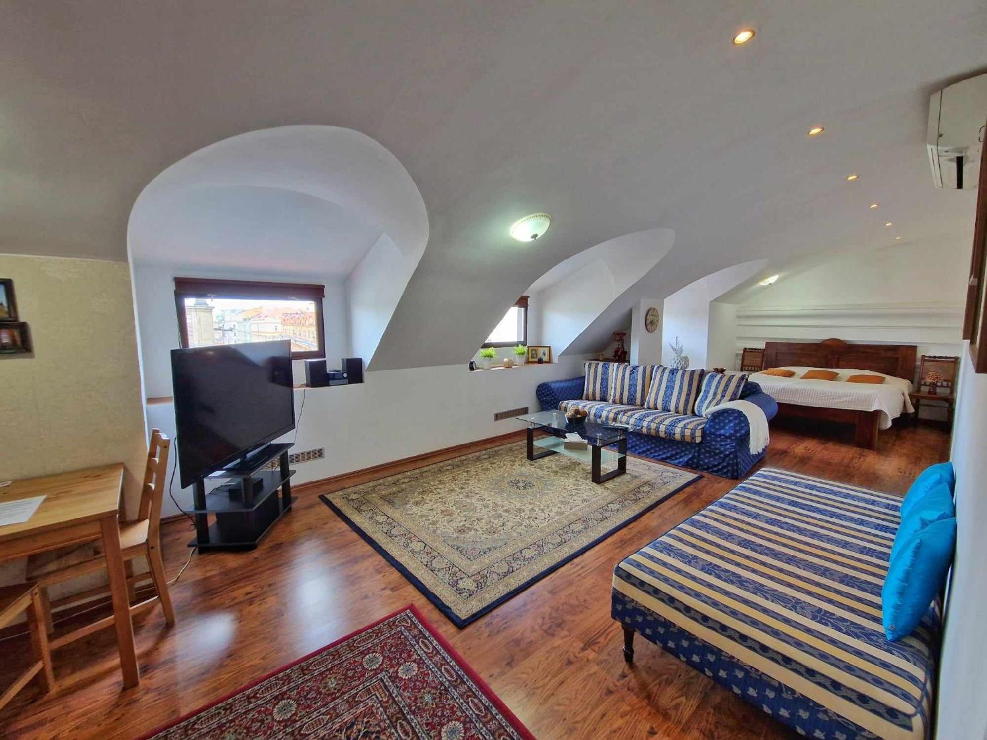 Apartament Karluv *
